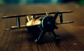 Old_Airplane_Toy