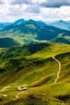 Ireland-Amazing-Landsace-Green-Nature-1024X576